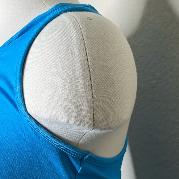 Women’s Blue Athletic Workout Tank Top Size S Sleeveless Shell Basic Stretch - Picture 3 of 5